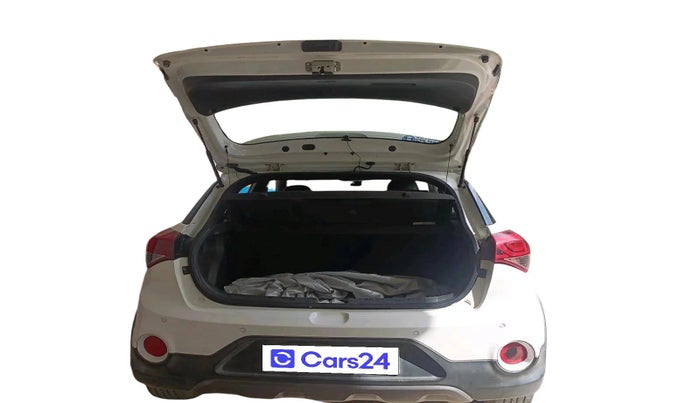 2018 Hyundai i20 Active 1.2 SX, Petrol, Manual, 76,214 km, exterior