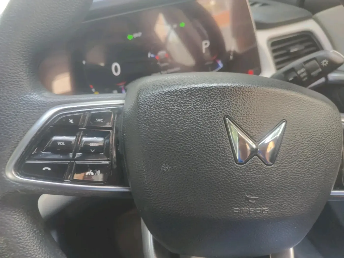 2022 Mahindra XUV700 AX 5 D AT 5 STR, Diesel, Automatic, 60,579 km, interior