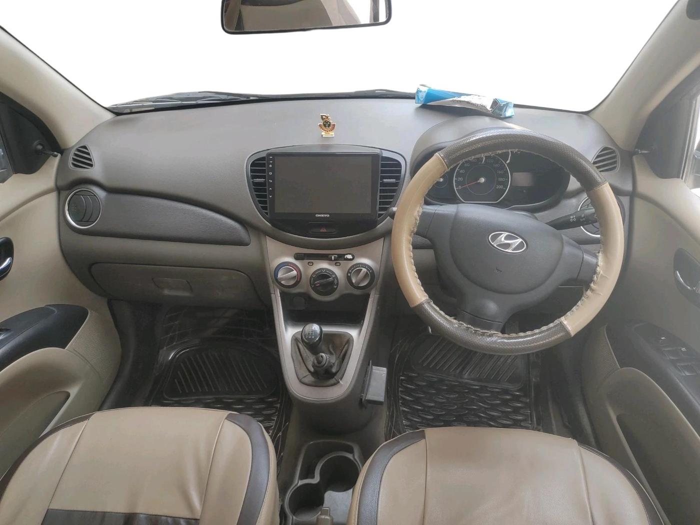 2013 Hyundai i10 MAGNA 1.1, Petrol, Manual, 1,05,130 km, interior