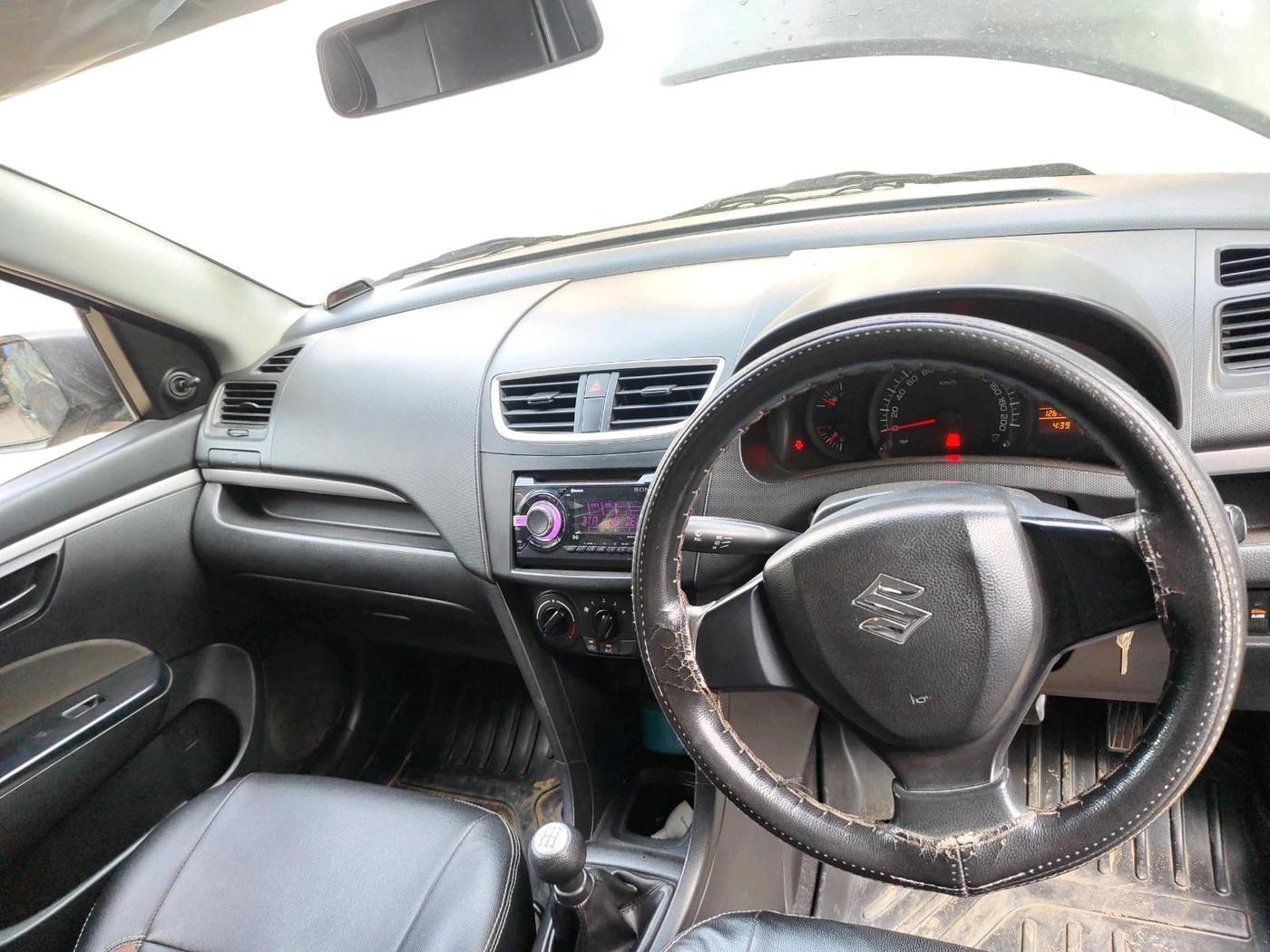 2015 Maruti Swift LXI, Petrol, Manual, 1,26,485 km, interior