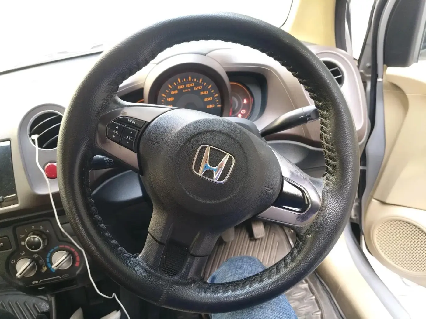 2013 Honda Amaze 1.2L I-VTEC S, Petrol, Manual, 81,558 km, interior