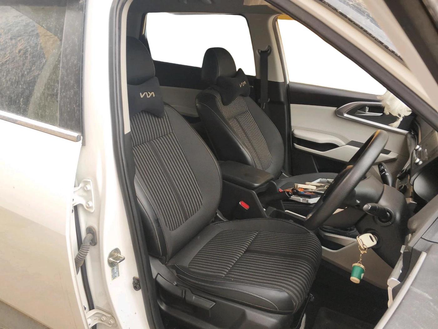 2023 KIA CARENS PRESTIGE 1.5 PETROL 7 STR, Petrol, Manual, 24,168 km, interior