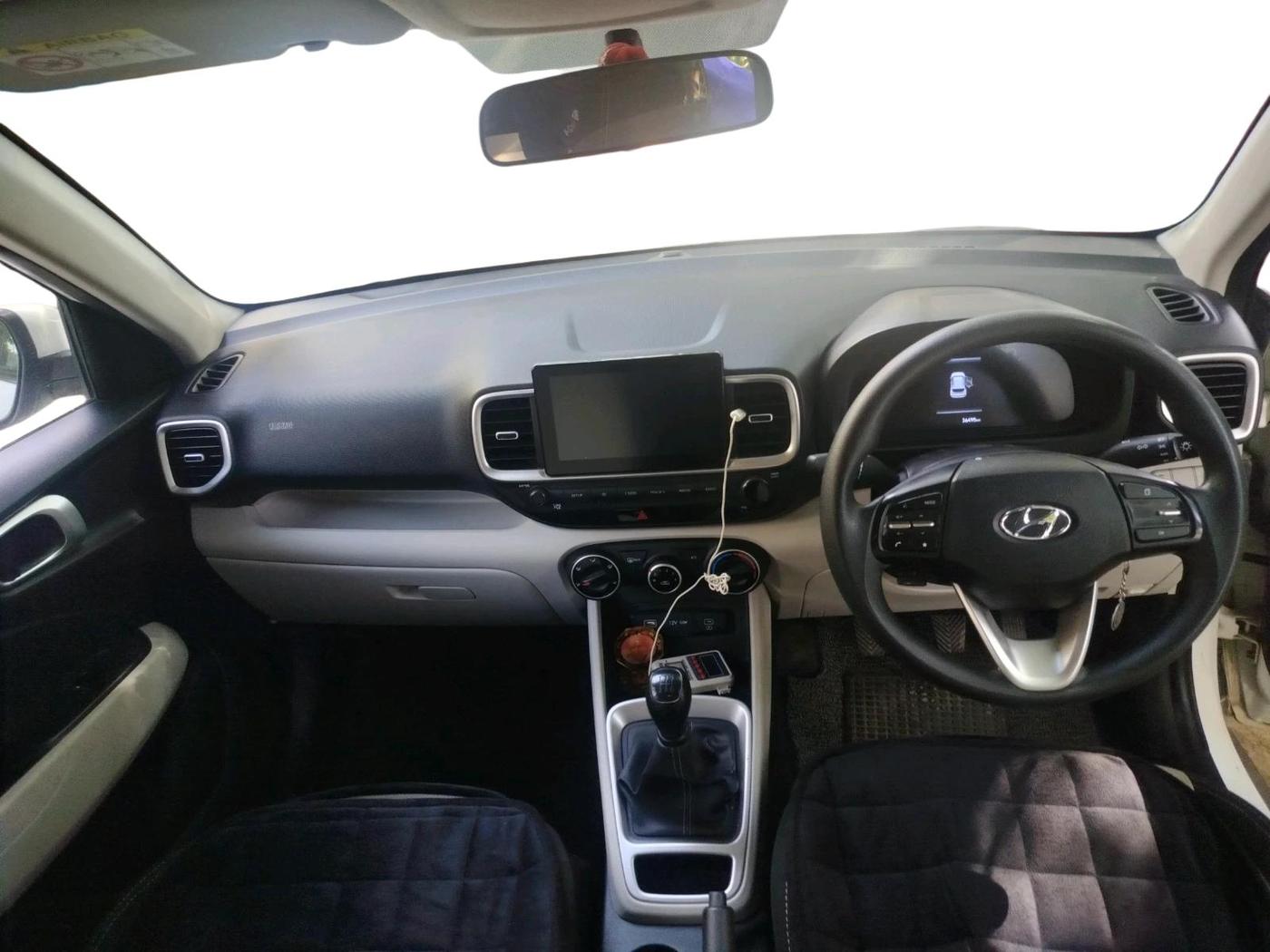 2023 Hyundai VENUE S 1.2, Petrol, Manual, 36,495 km, interior
