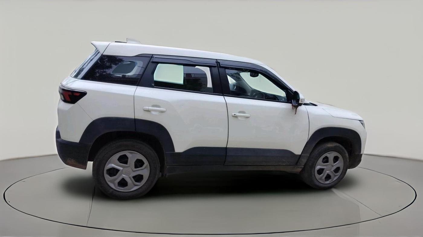 2024 Maruti BREZZA LXI S- CNG, CNG, Manual, 32,852 km, exterior