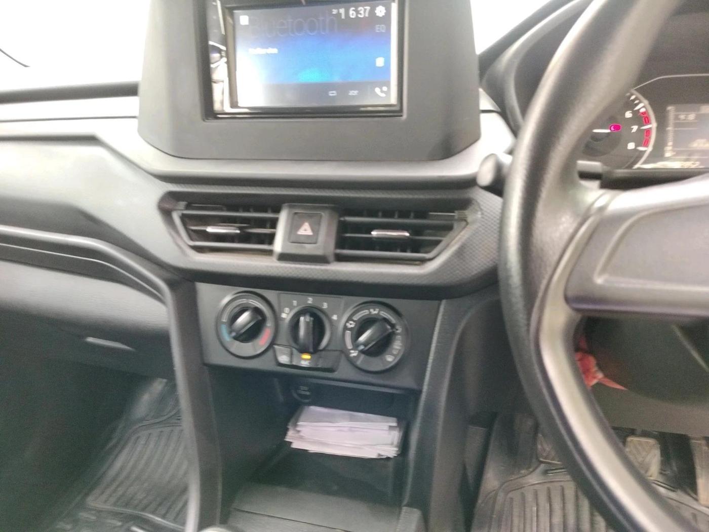 2024 Maruti BREZZA LXI S- CNG, CNG, Manual, 32,852 km, interior