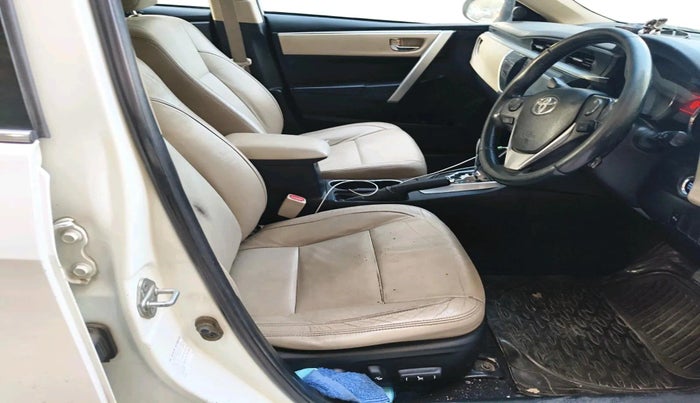2016 Toyota Corolla Altis VL CVT PETROL, Petrol, Automatic, 1,78,719 km, interior