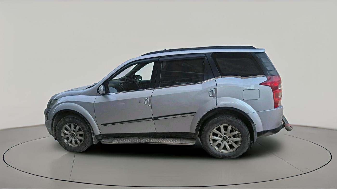 2017 Mahindra XUV500 W4, Diesel, Manual, 1,79,115 km, exterior