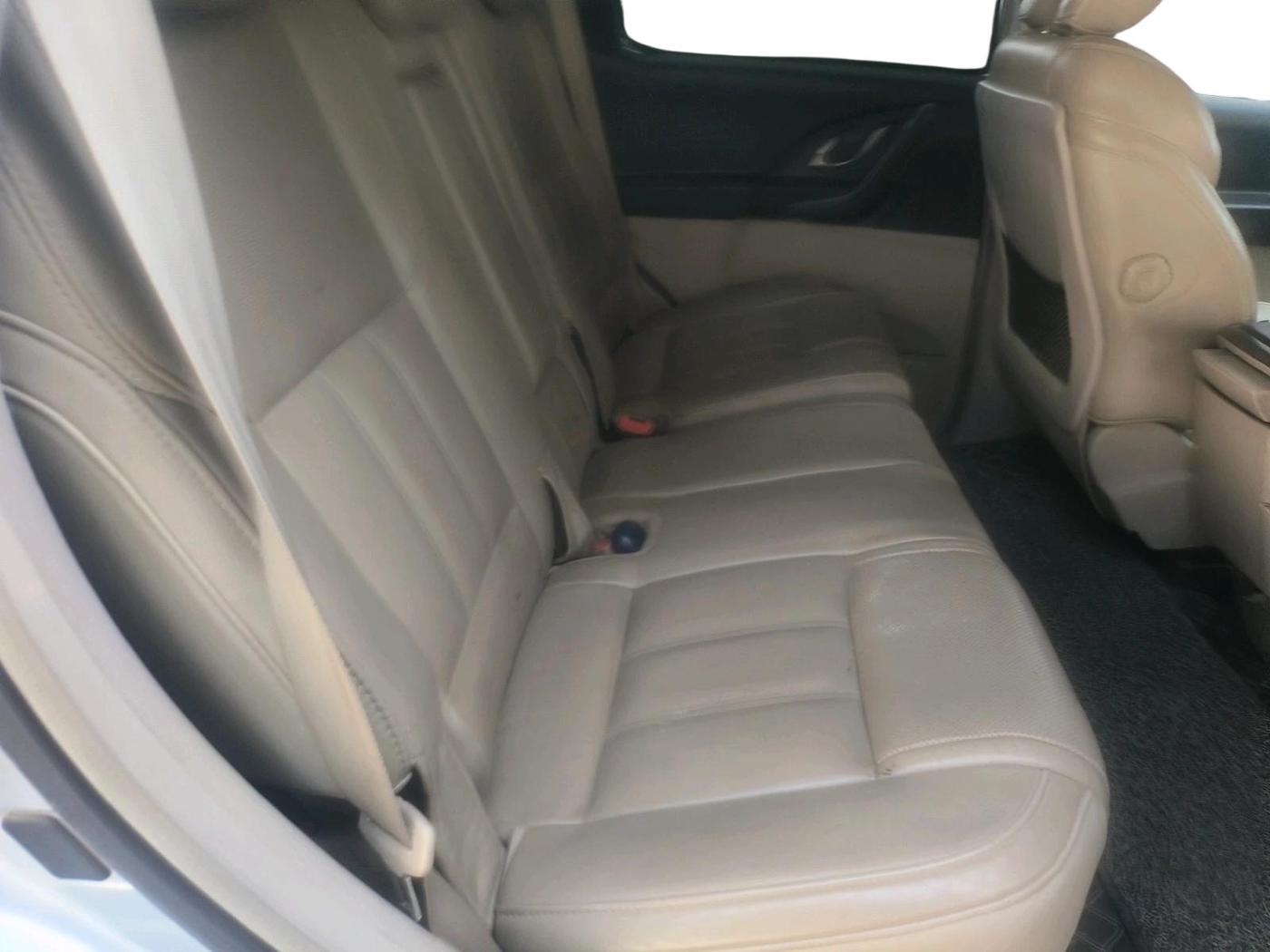 2017 Mahindra XUV500 W4, Diesel, Manual, 1,79,115 km, interior