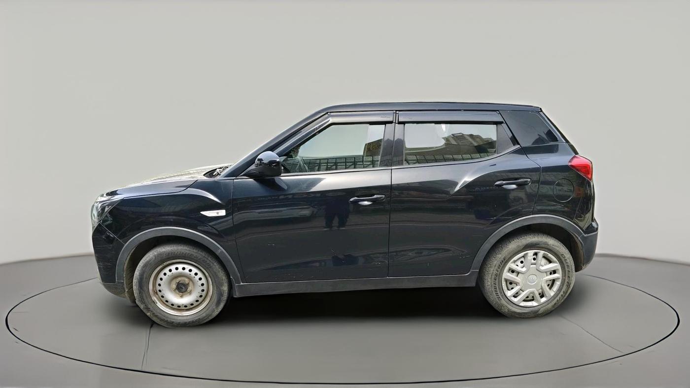 2021 Mahindra XUV300 W4 1.2 PETROL, Petrol, Manual, 45,196 km, exterior
