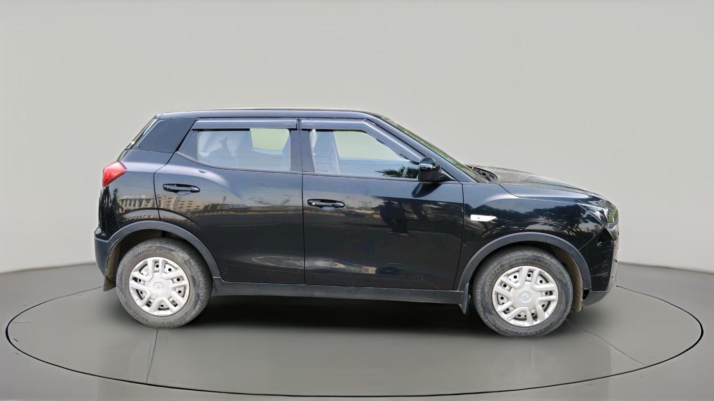 2021 Mahindra XUV300 W4 1.2 PETROL, Petrol, Manual, 45,196 km, exterior