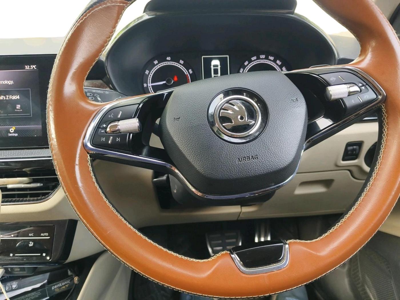 2022 Skoda SLAVIA AMBITION 1.0L TSI AT, Petrol, Automatic, 45,629 km, interior
