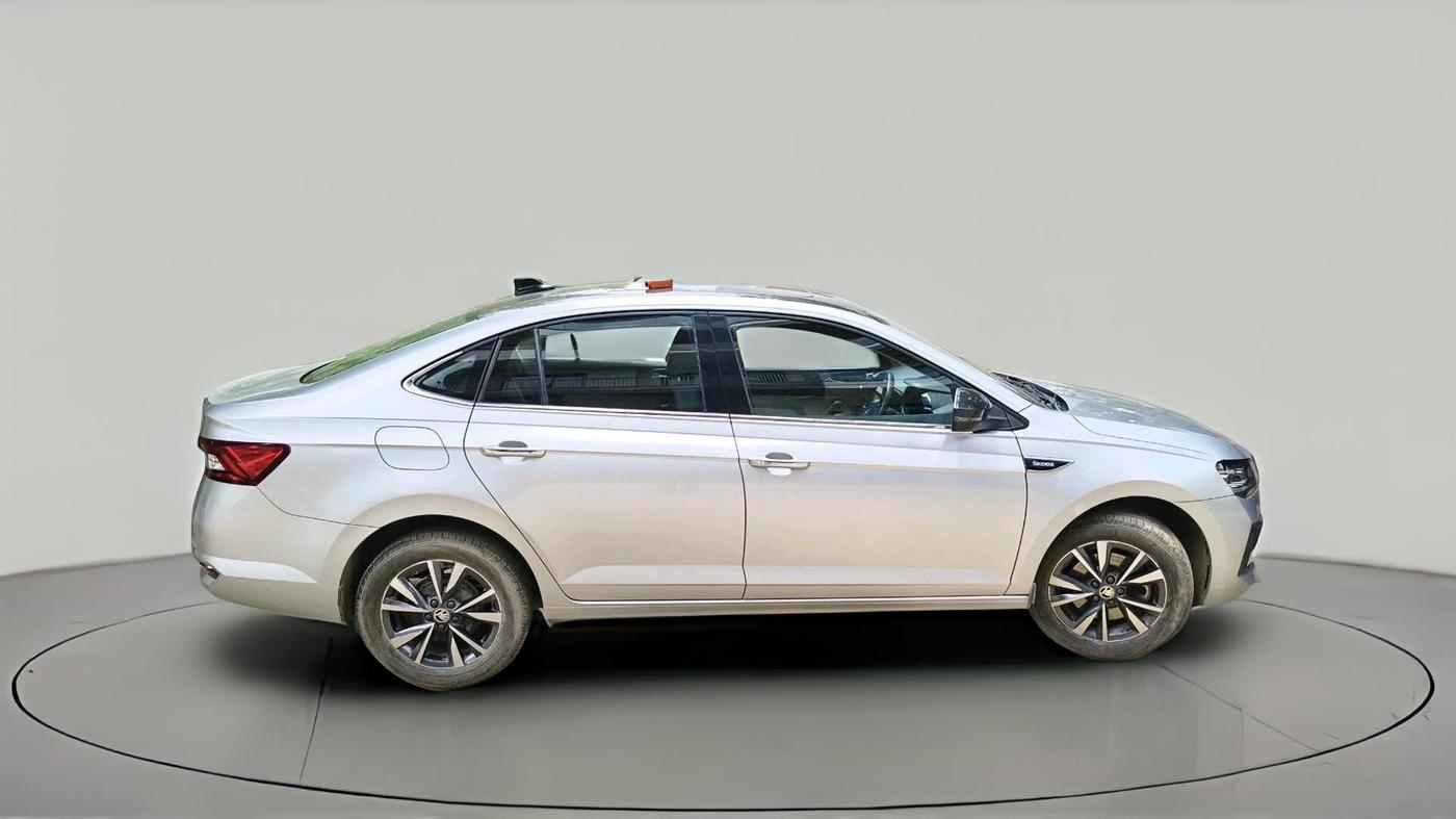 2023 Skoda SLAVIA Style 1.5 TSI DSG Dual Tone, Petrol, Automatic, 25,637 km, exterior