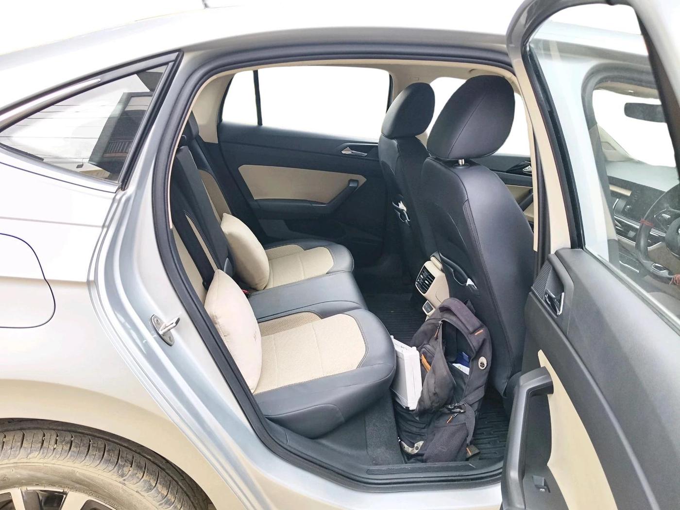 2023 Skoda SLAVIA Style 1.5 TSI DSG Dual Tone, Petrol, Automatic, 25,637 km, interior