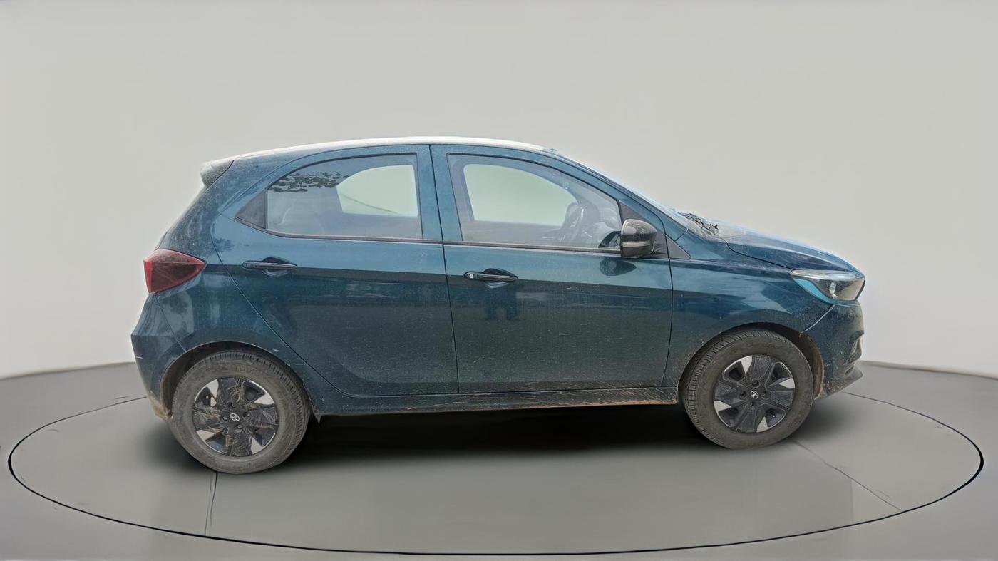 2022 Tata TIAGO EV XZ PLUS TECH LUX LONG RANGE, Electric, Automatic, 33,915 km, exterior