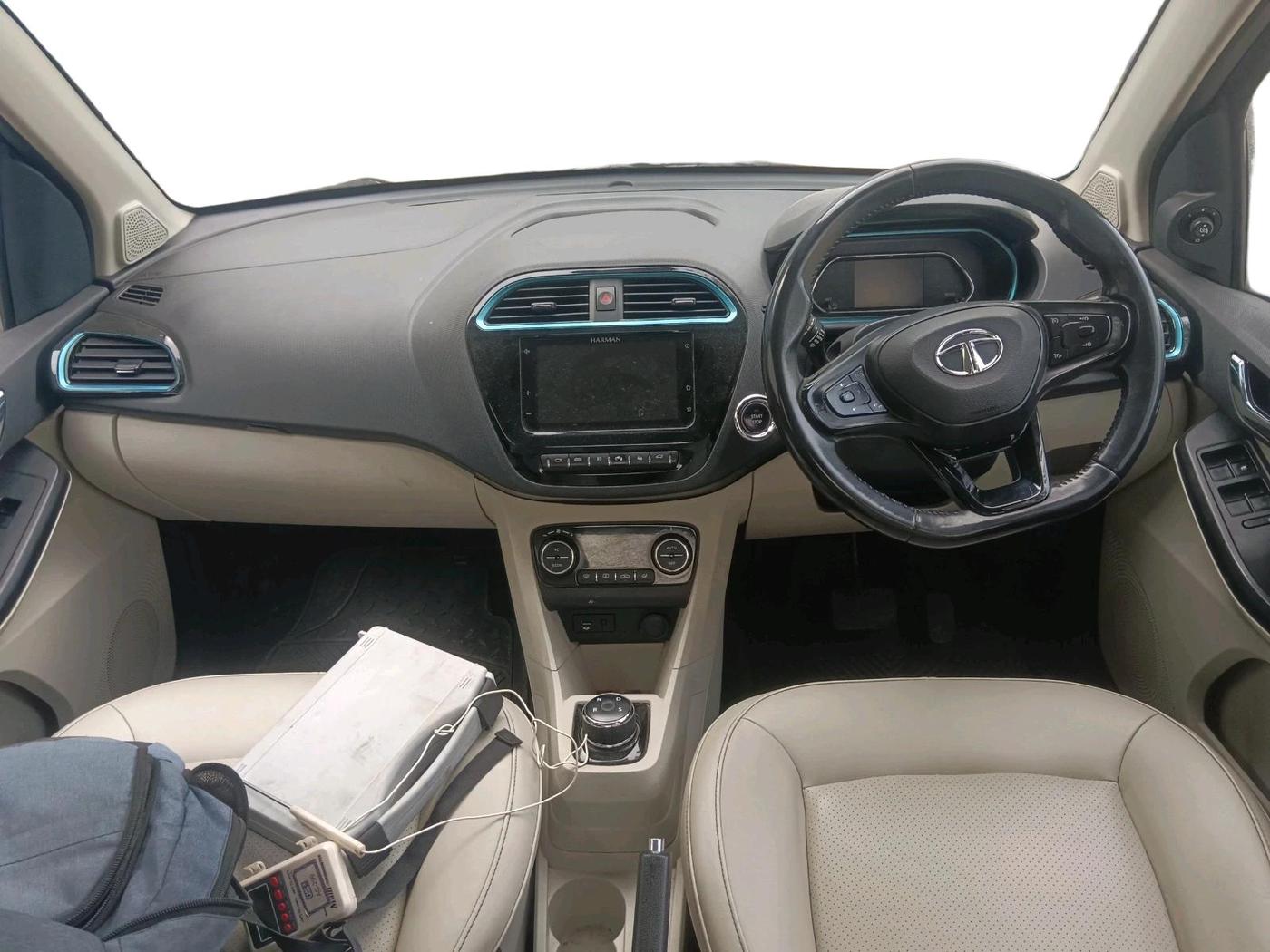 2022 Tata TIAGO EV XZ PLUS TECH LUX LONG RANGE, Electric, Automatic, 33,915 km, interior