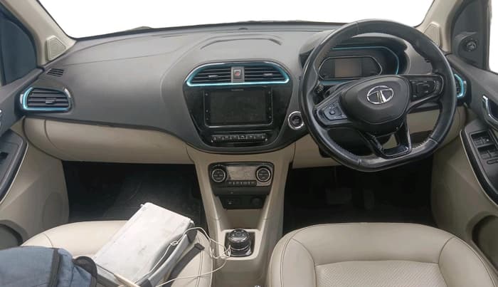 2022 Tata TIAGO EV XZ PLUS TECH LUX LONG RANGE, Electric, Automatic, 33,915 km, interior
