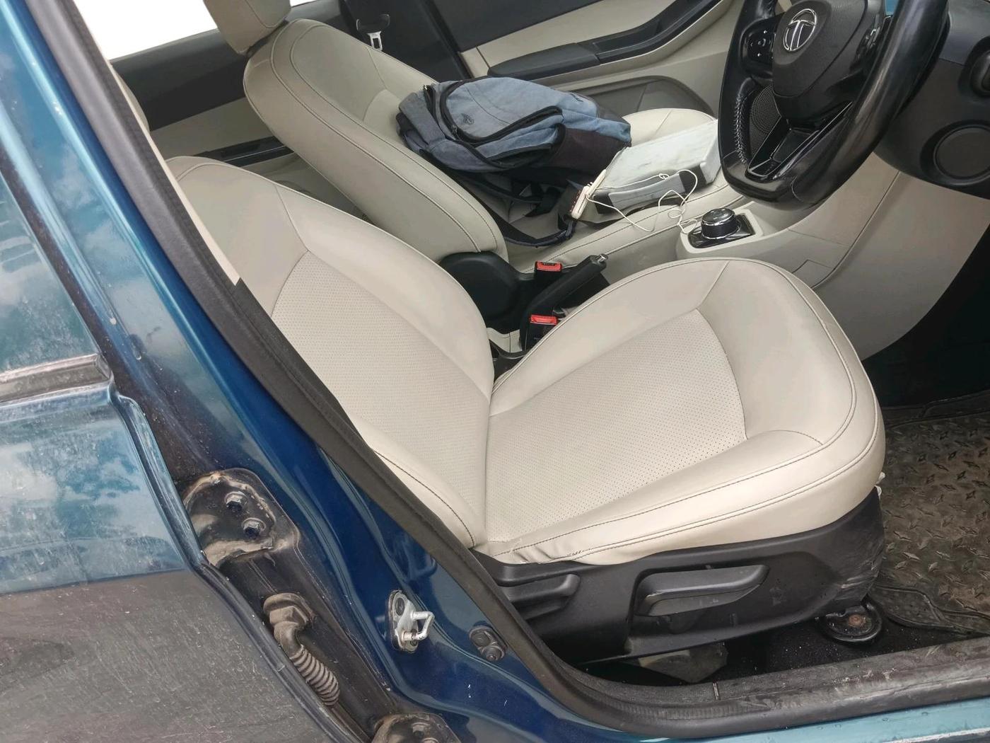 2022 Tata TIAGO EV XZ PLUS TECH LUX LONG RANGE, Electric, Automatic, 33,915 km, interior
