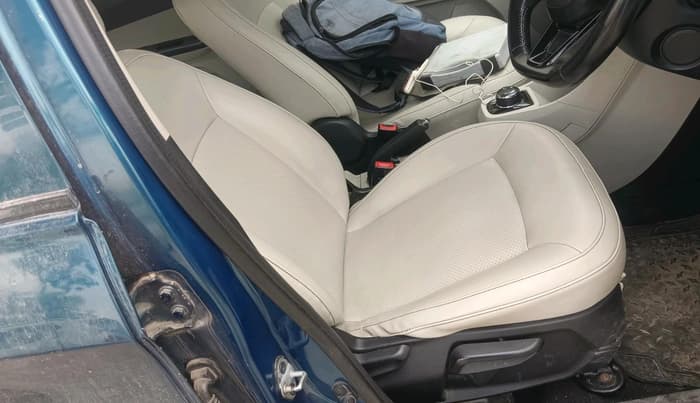 2022 Tata TIAGO EV XZ PLUS TECH LUX LONG RANGE, Electric, Automatic, 33,915 km, interior