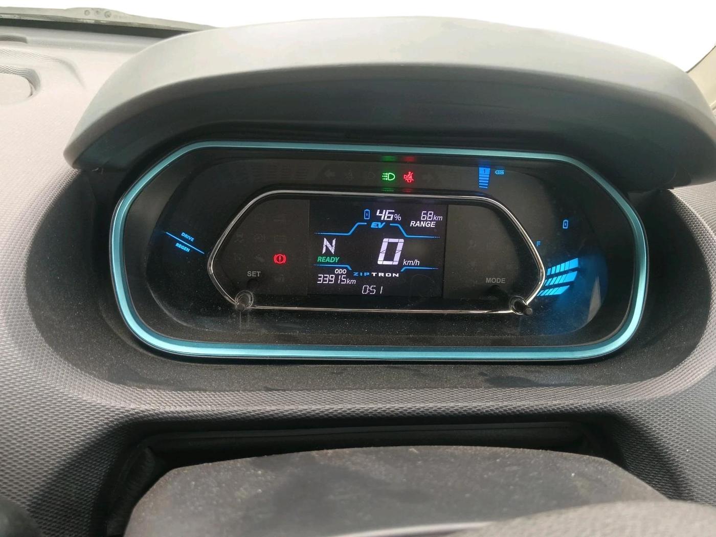 2022 Tata TIAGO EV XZ PLUS TECH LUX LONG RANGE, Electric, Automatic, 33,915 km, interior