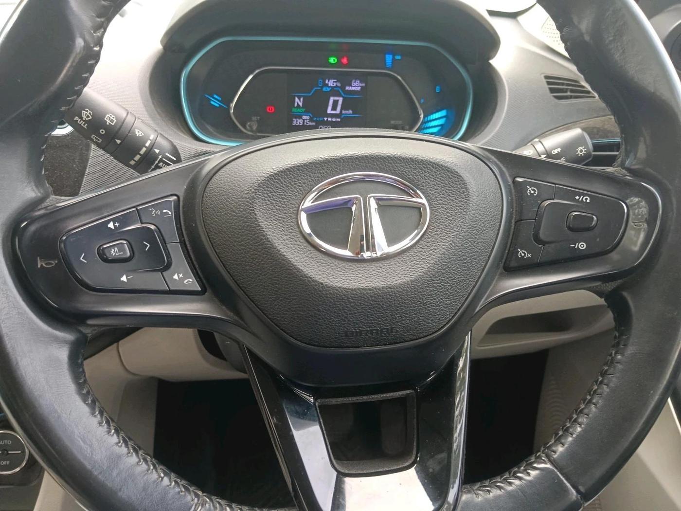 2022 Tata TIAGO EV XZ PLUS TECH LUX LONG RANGE, Electric, Automatic, 33,915 km, interior