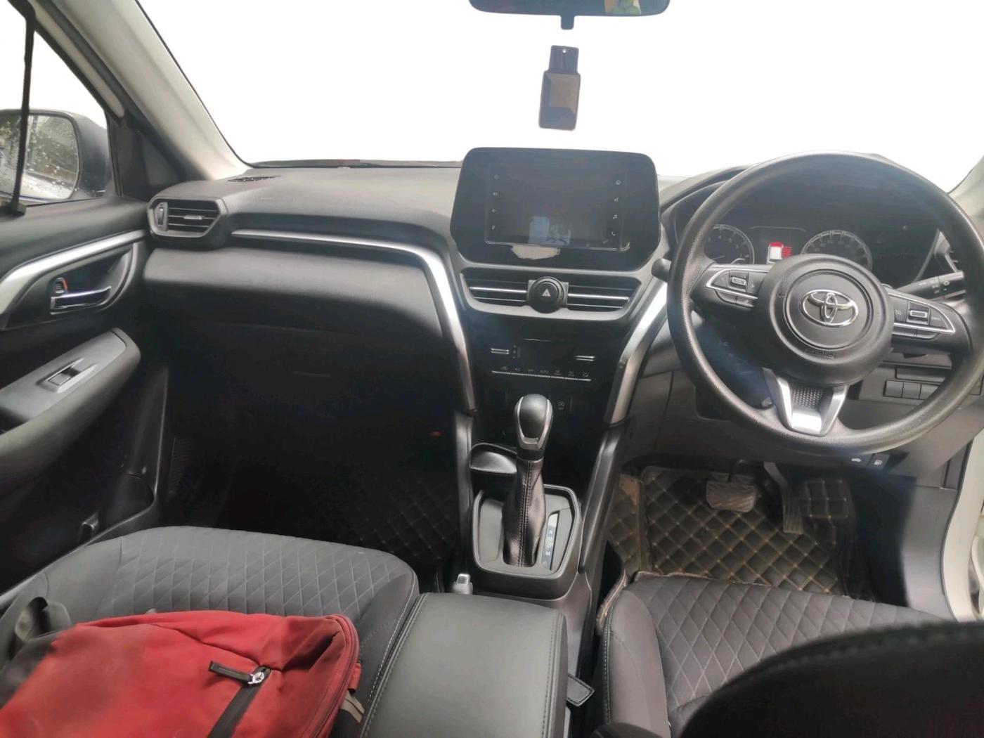 2022 Toyota URBAN CRUISER HYRYDER V AT NEO DRIVE, Petrol, Automatic, 73,222 km, interior