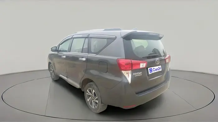 2022 Toyota Innova Crysta 2.7 GX 8 STR, Petrol, Manual, 53,013 km, exterior