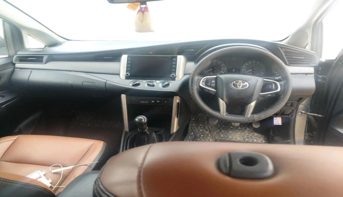 2022 Toyota Innova Crysta 2.7 GX 8 STR, Petrol, Manual, 53,013 km, interior