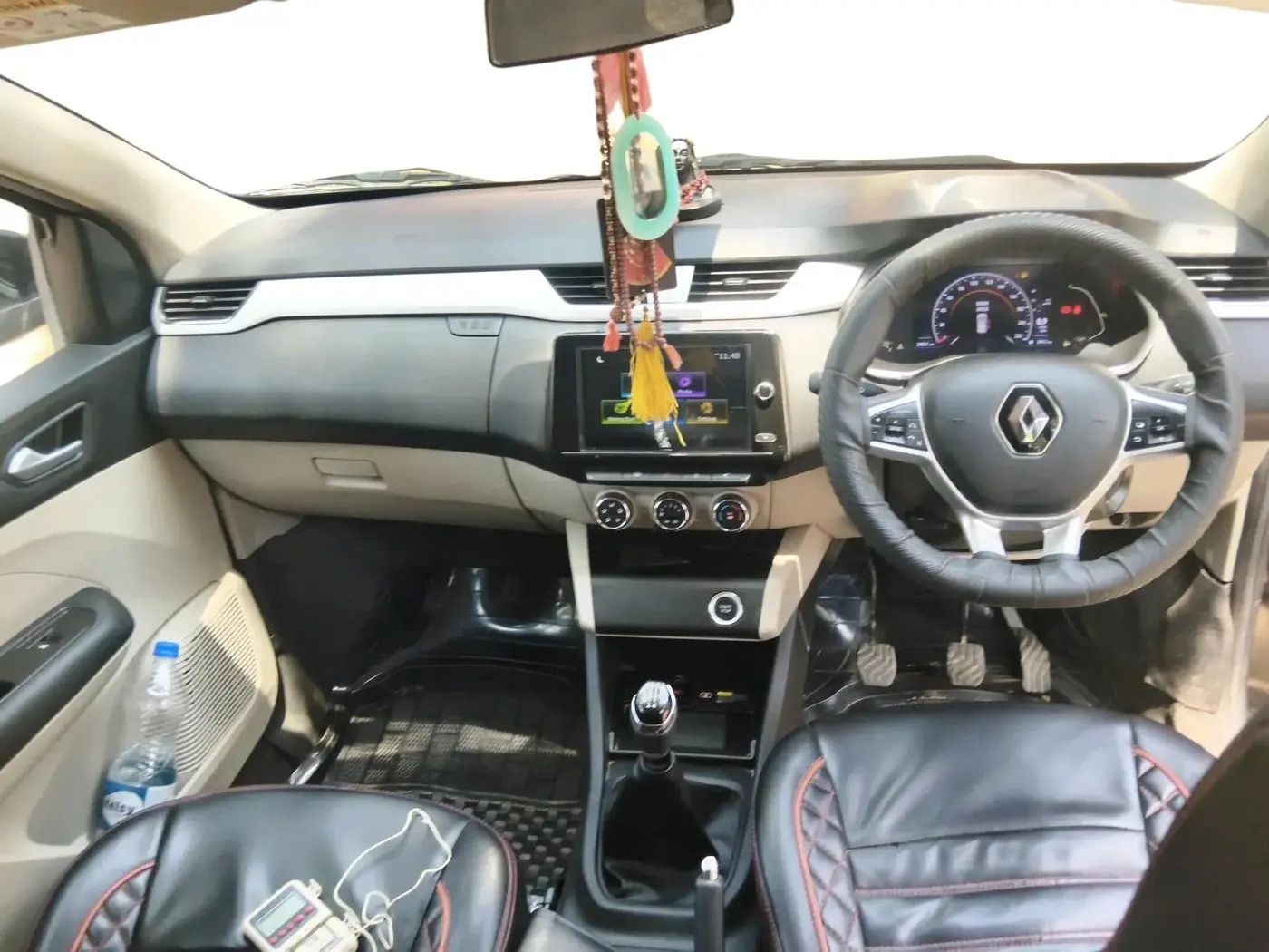 2024 Renault TRIBER RXZ, Petrol, Manual, 24,831 km, interior