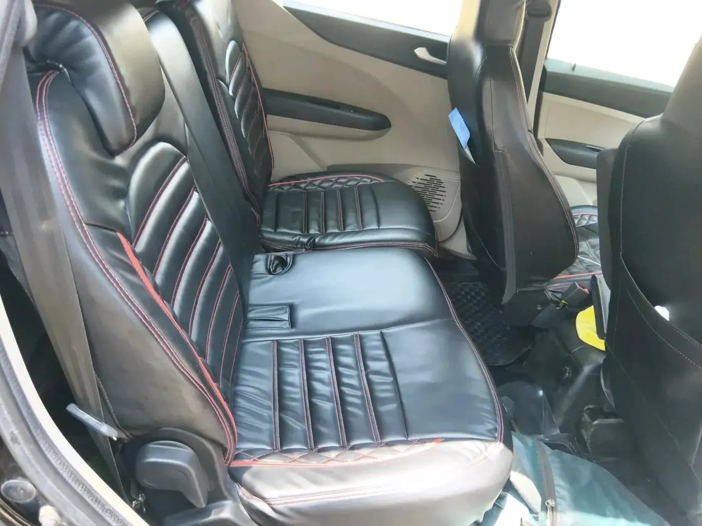 2024 Renault TRIBER RXZ, Petrol, Manual, 24,831 km, interior