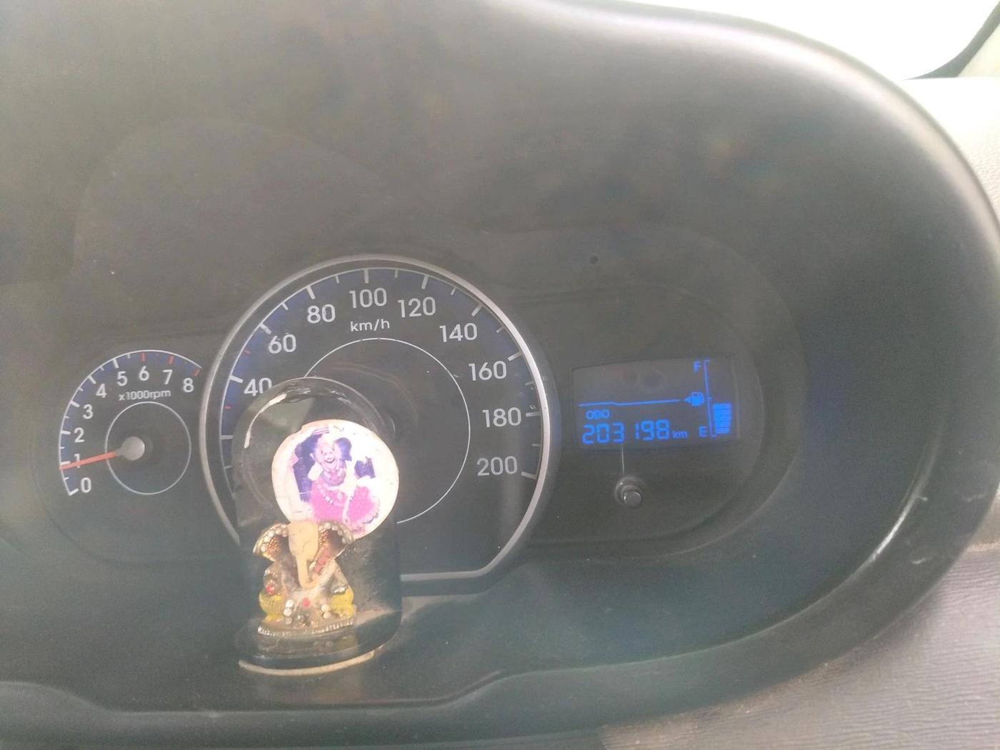 2015 Hyundai i10 SPORTZ 1.1, Petrol, Manual, 2,07,000 km, interior