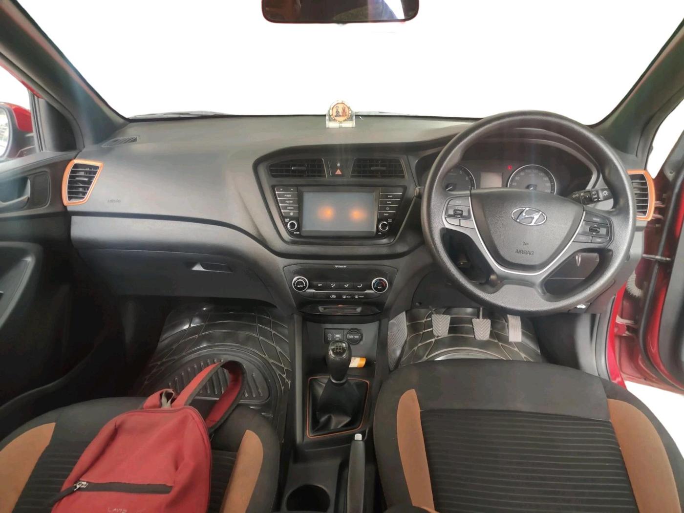 2017 Hyundai Elite i20 ASTA 1.2 DUAL TONE, Petrol, Manual, 49,873 km, interior