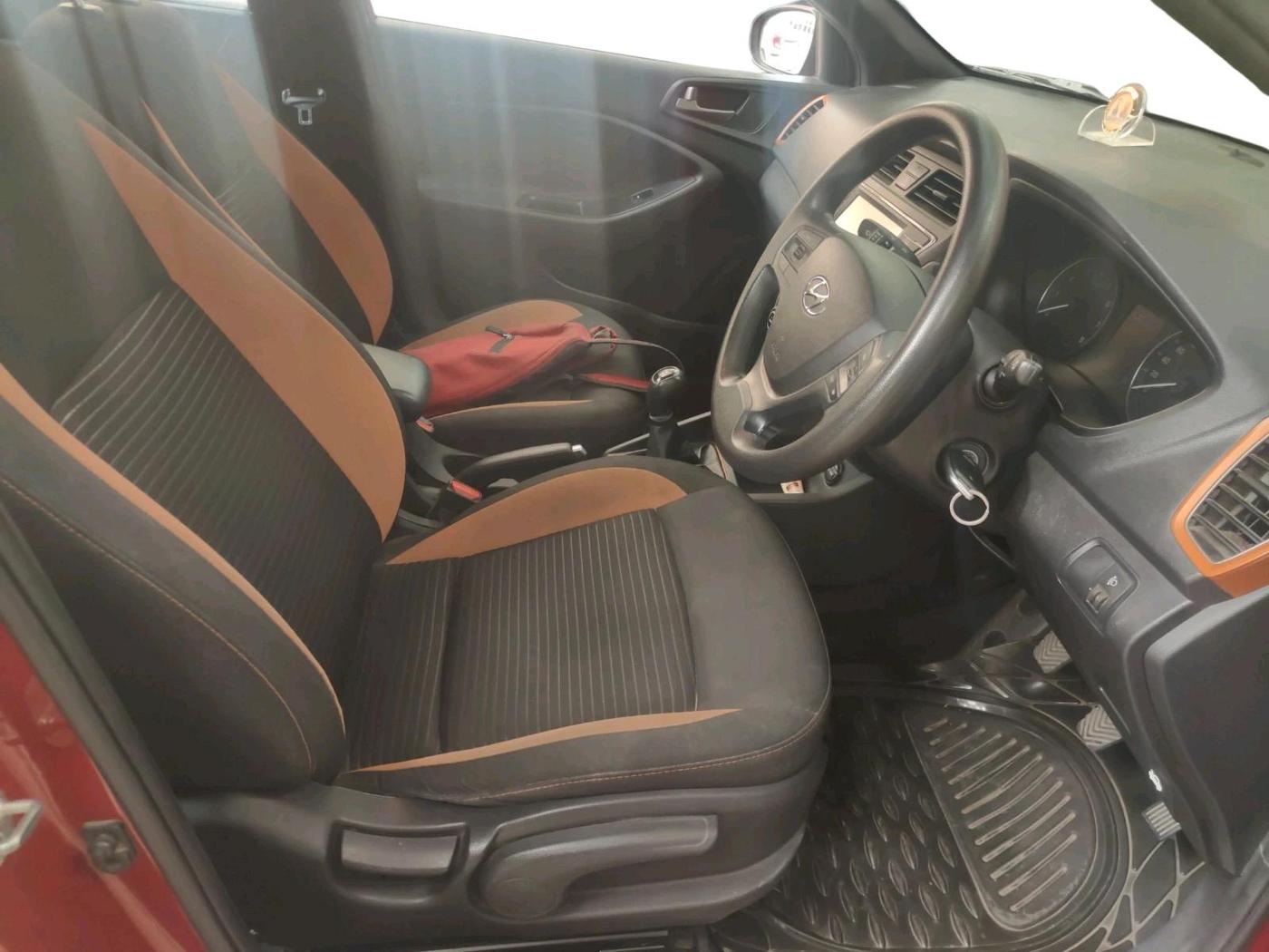 2017 Hyundai Elite i20 ASTA 1.2 DUAL TONE, Petrol, Manual, 49,873 km, interior