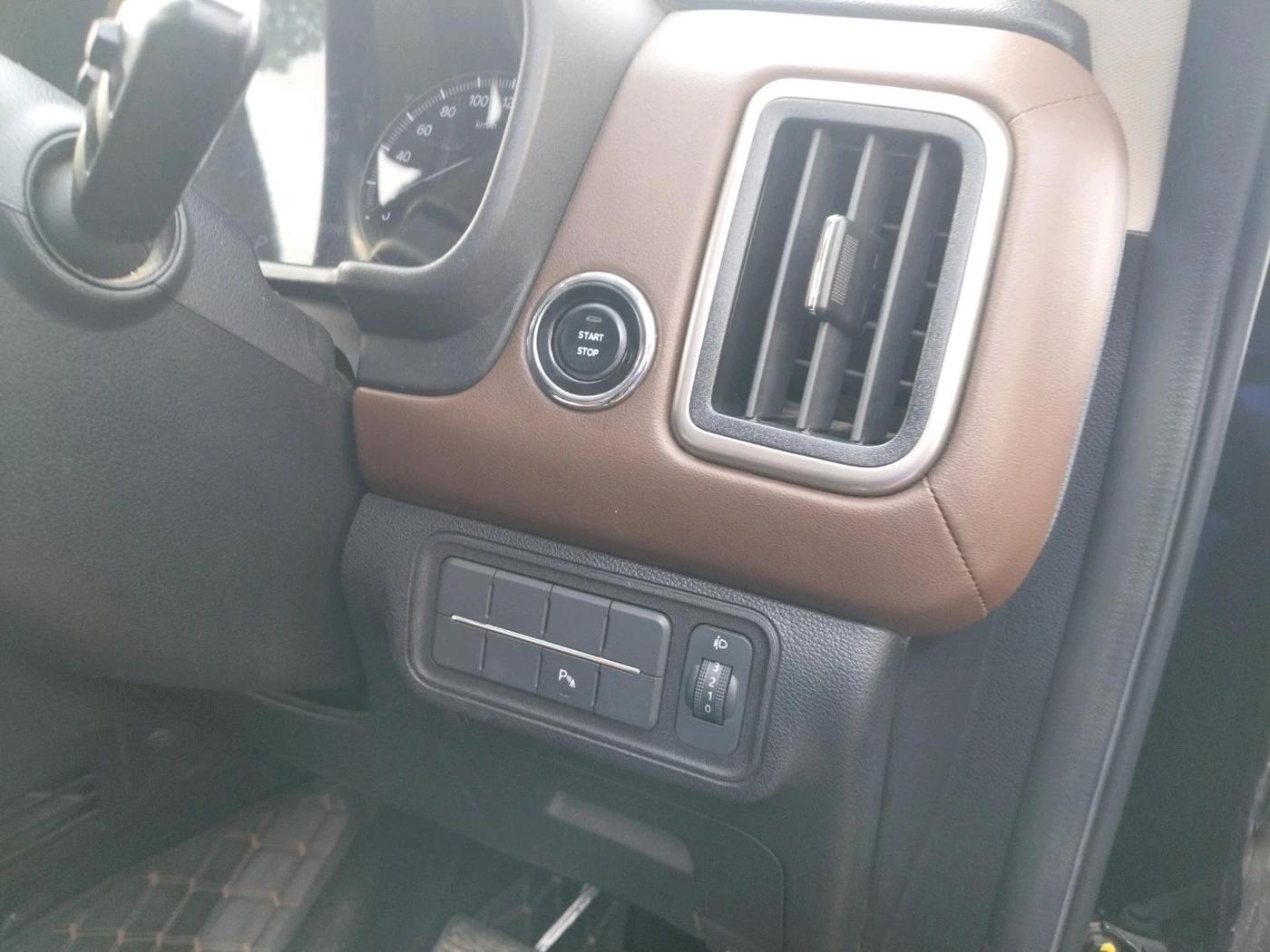 2023 Mahindra SCORPIO-N Z8 L DIESEL AT 2WD 6 STR, Diesel, Automatic, 89,398 km, interior