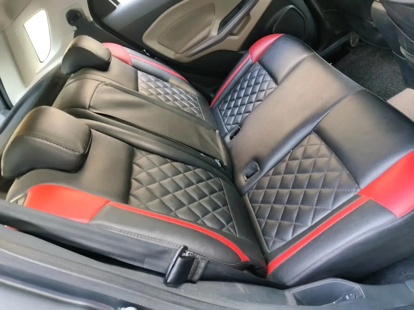 2019 Ford Ecosport TITANIUM + 1.5L DIESEL, Diesel, Manual, 1,35,957 km, interior