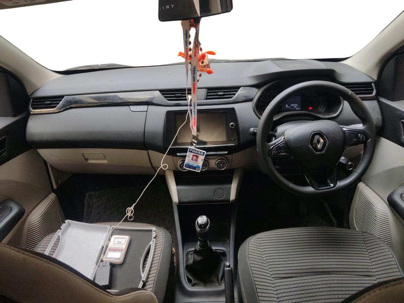 2022 Renault TRIBER RXT, Petrol, Manual, 35,949 km, interior
