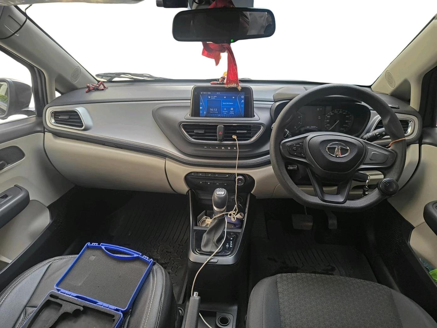 2023 Tata ALTROZ XMA Plus (S) DCT, Petrol, Automatic, 26,065 km, interior
