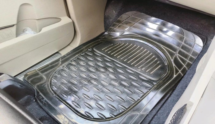 2016 Mahindra XUV500 W10 1.99, Diesel, Manual, 93,966 km, interior