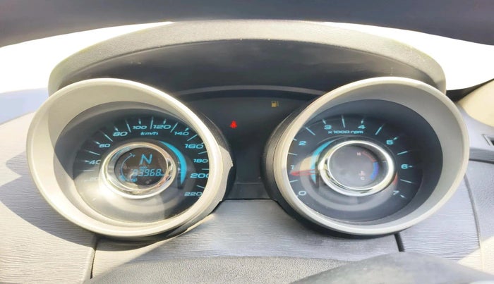 2016 Mahindra XUV500 W10 1.99, Diesel, Manual, 93,966 km, interior