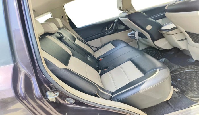 2016 Mahindra XUV500 W10 1.99, Diesel, Manual, 93,966 km, interior