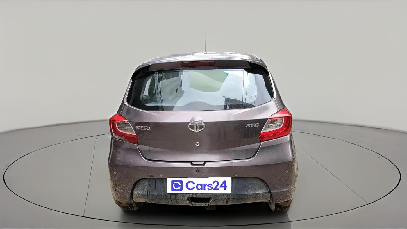 2017 Tata Tiago XTA PETROL, CNG, Automatic, 1,31,474 km, exterior