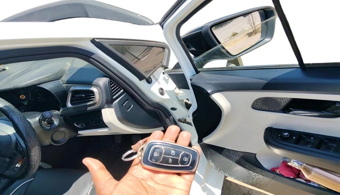 2021 Tata ALTROZ XT PETROL, Petrol, Manual, 23,943 km, interior