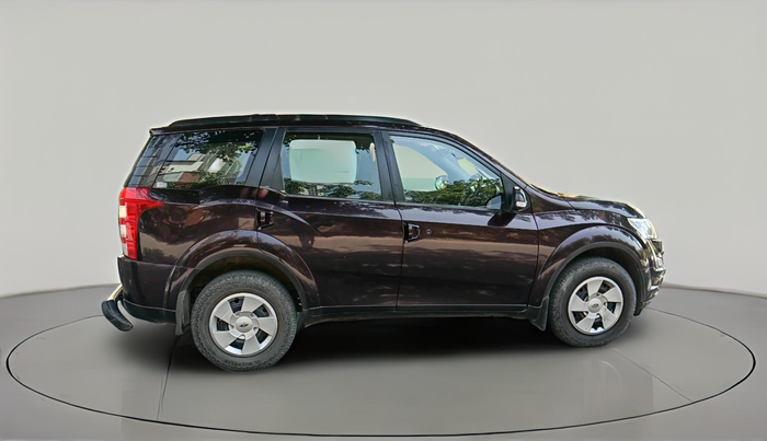 2016 Mahindra XUV500 W6, Diesel, Manual, 1,21,973 km, exterior