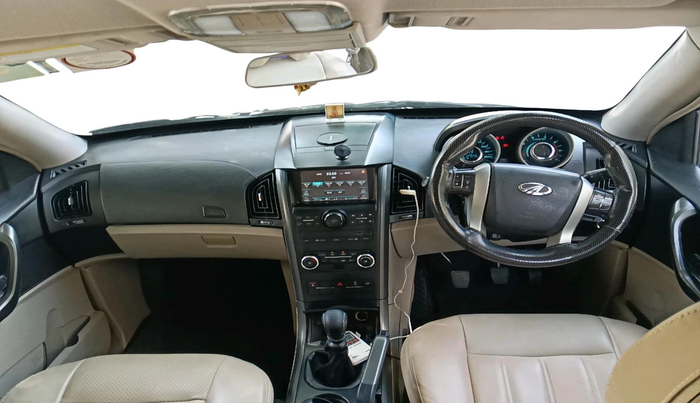 2016 Mahindra XUV500 W6, Diesel, Manual, 1,21,973 km, interior