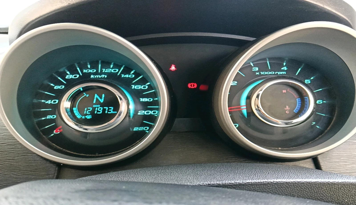 2016 Mahindra XUV500 W6, Diesel, Manual, 1,21,973 km, interior