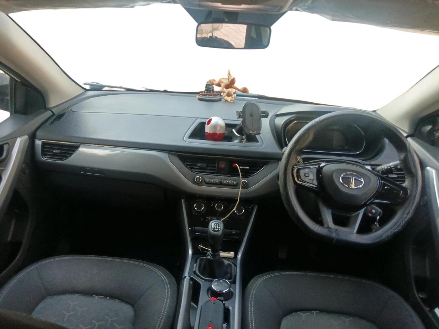 2022 Tata NEXON XM SUNROOF PETROL, Petrol, Manual, 46,849 km, interior
