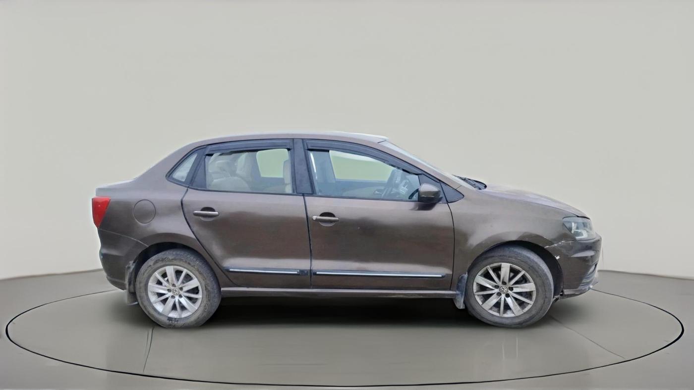 2016 Volkswagen Ameo HIGHLINE1.2L, Petrol, Manual, 1,42,518 km, exterior