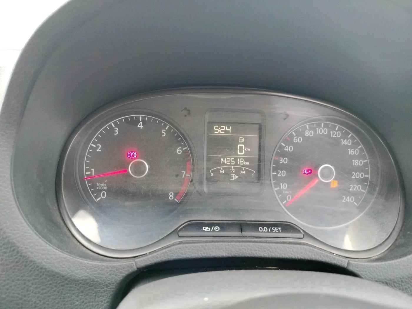 2016 Volkswagen Ameo HIGHLINE1.2L, Petrol, Manual, 1,42,518 km, interior