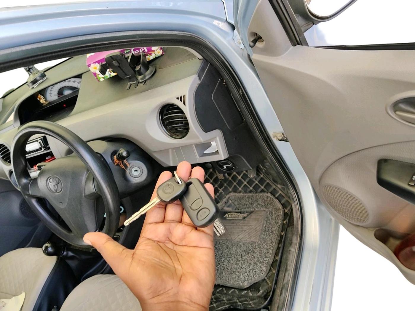 2011 Toyota Etios G, Petrol, Manual, 99,730 km, interior
