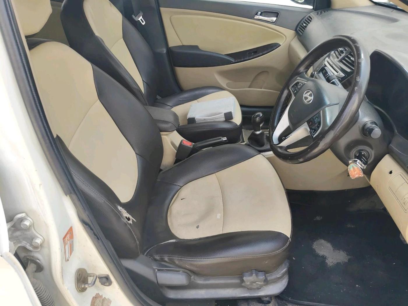 2012 Hyundai Verna FLUIDIC 1.6 VTVT, Petrol, Manual, 1,59,841 km, interior