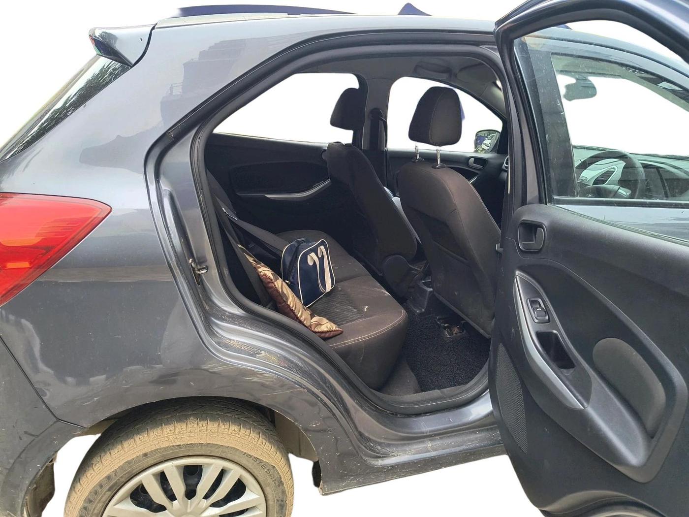 2015 Ford New Figo TREND 1.2 PETROL, Petrol, Manual, 1,37,990 km, interior